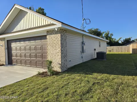 Exterior - 863 E 12th St, Lynn Haven, FL 32444 photo 4 of 4