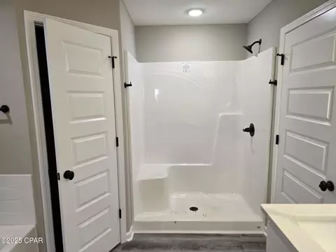 Bath - 863 E 12th St, Lynn Haven, FL 32444 photo 3 of 4