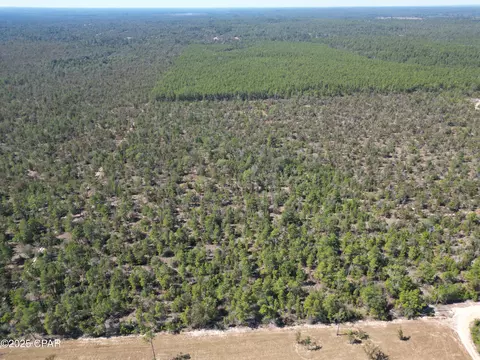 0050 Foxhunt Rd, Chipley, FL 32428