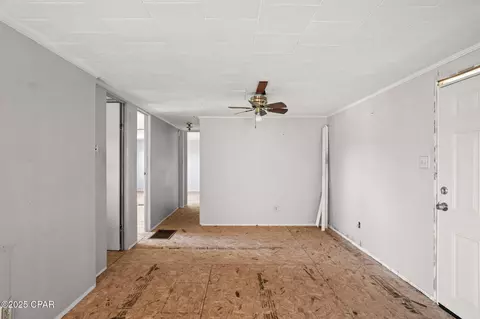 Living - 1697 Clayton Rd, Chipley, FL 32428 photo 6 of 7
