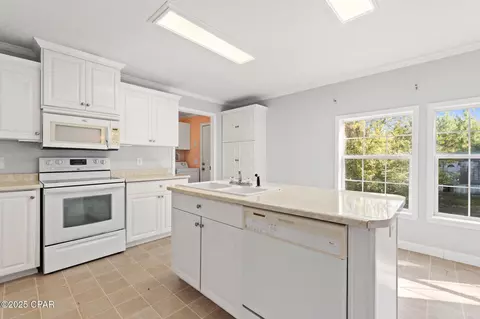 Kitchen - 1697 Clayton Rd, Chipley, FL 32428 photo 3 of 5