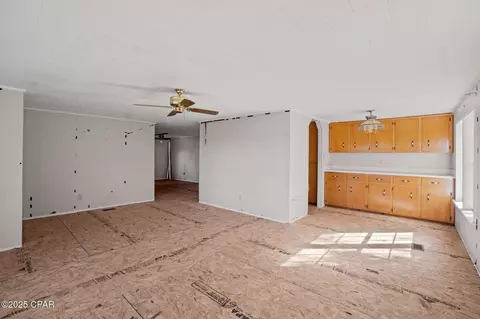 Living - 1697 Clayton Rd, Chipley, FL 32428 photo 5 of 7