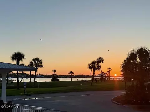 374 Red Snapper Ln, Panama City Beach, FL 32408