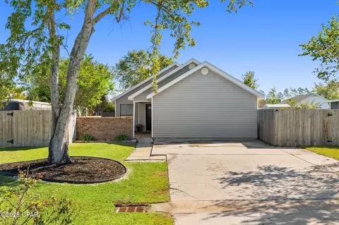 4005 Par Dr, Panama City, FL 32404