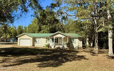 5678 Hummingbird Rd, Bascom, FL 32423