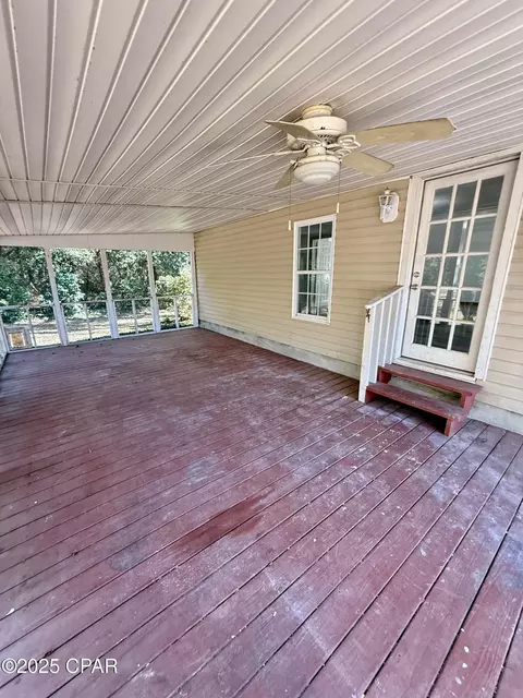 Exterior - 5678 Hummingbird Rd, Bascom, FL 32423 photo 5 of 6