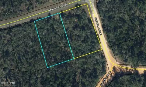 000 Vancouver Dr, Alford, FL 32420