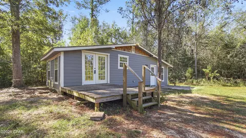 905 Joshua Dr, Chipley, FL 32428