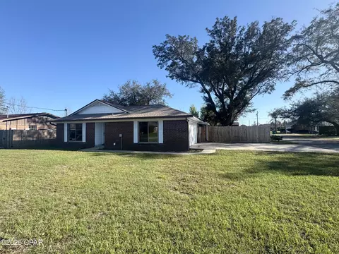 5204 Park St, Panama City, FL 32404
