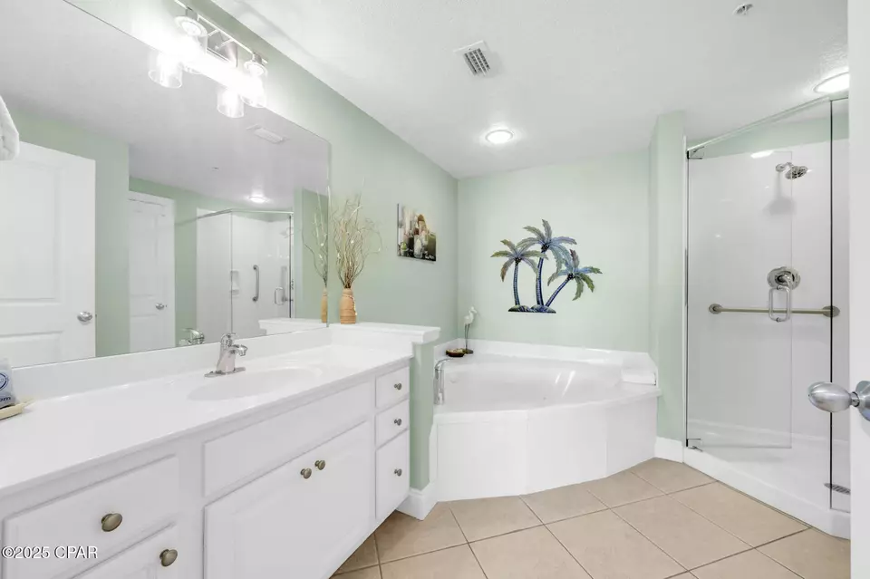 Bath - 17281 Front Beach Rd #806, Panama City Beach, FL 32413 photo 2 of 4
