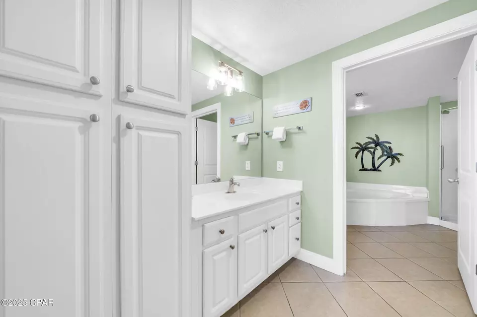 Bath - 17281 Front Beach Rd #806, Panama City Beach, FL 32413 photo 1 of 4