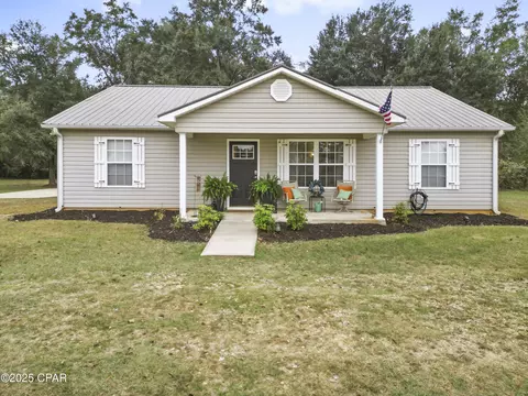 17730 NW Cardinal Dr, Blountstown, FL 32424