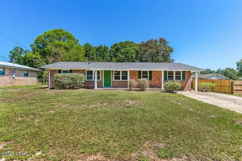 164 Marcia Dr, Mary Esther, FL 32569