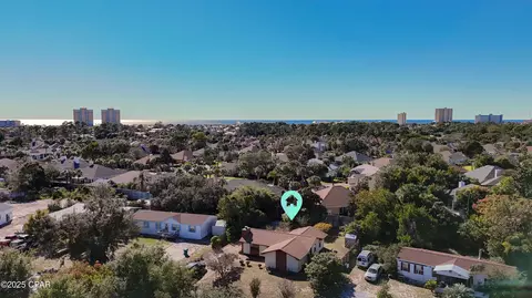 585 Lagoon Oaks Dr, Panama City, FL 32408