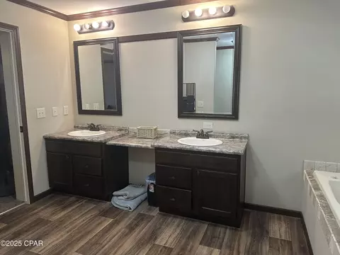 Bath - 4584 Dunaway Rd, Bascom, FL 32423 photo 3 of 3
