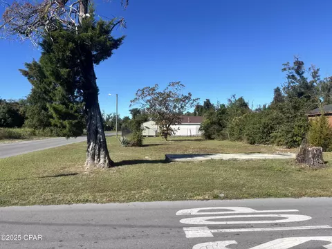 151 Harlem Ave, Panama City, FL 32401
