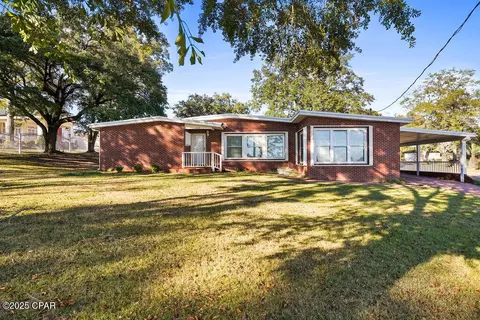 203 W Kansas Ave, Bonifay, FL 32425