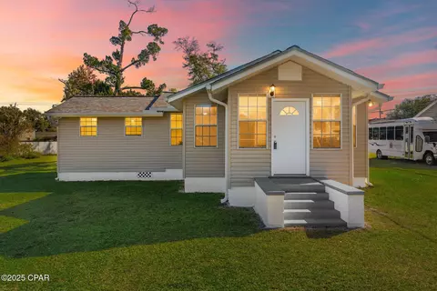907 Kentucky Ave, Lynn Haven, FL 32444