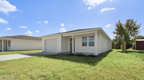 2402 E 16th Ct, Panama City, FL 32405