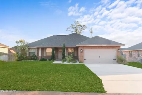 2011 Broad St, Crestview, FL 32536