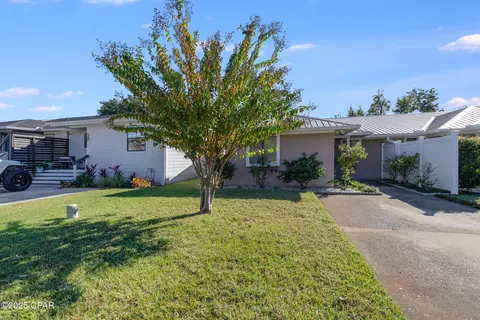 1025 W 11th Ct, Panama City, FL 32401