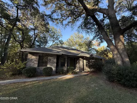 5140 Lake Bluff Cir, Marianna, FL 32446