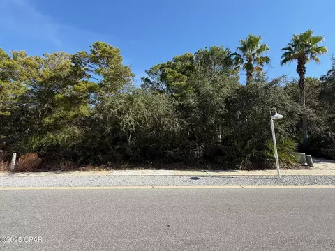 424 Lakefront Dr, Panama City Beach, FL 32413