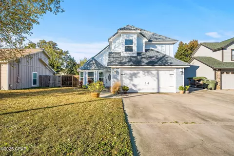 508 Krystal Ln, Lynn Haven, FL 32444