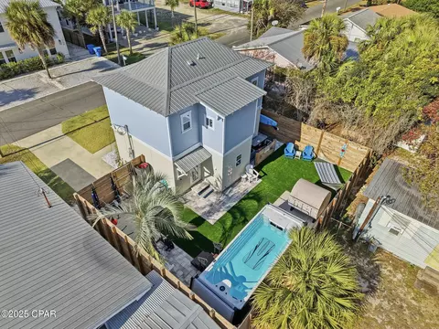 208 Malaga Pl, Panama City Beach, FL 32413