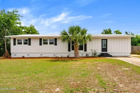 6 Harvard Cir, Panama City, FL 32405
