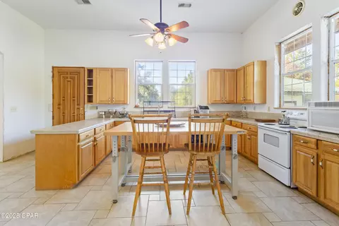 Kitchen - 4686 Dunaway Rd, Bascom, FL 32423 photo 4 of 5