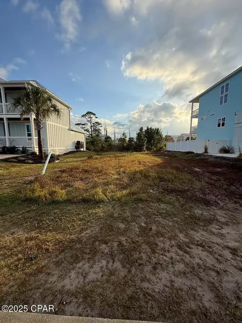 35 Rhonda Del Sol Cir, Port St Joe, FL 32456