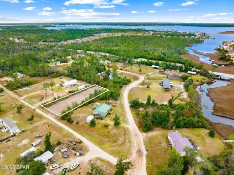 404 Hickory Bluff Cir, Southport, FL 32409