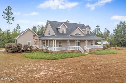 2415 Finch Cir, Chipley, FL 32428