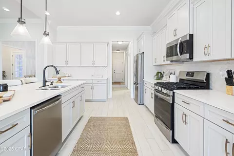 198 Blaze Blvd, Freeport, FL 32439
