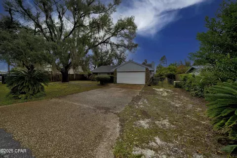 3708 Shoreline Cir, Panama City, FL 32405