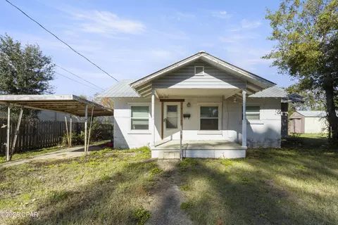 209 E North Ave, Bonifay, FL 32425