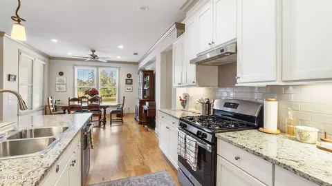 Kitchen - 173 Martingale Loop, Lynn Haven, FL 32444 photo 4 of 6