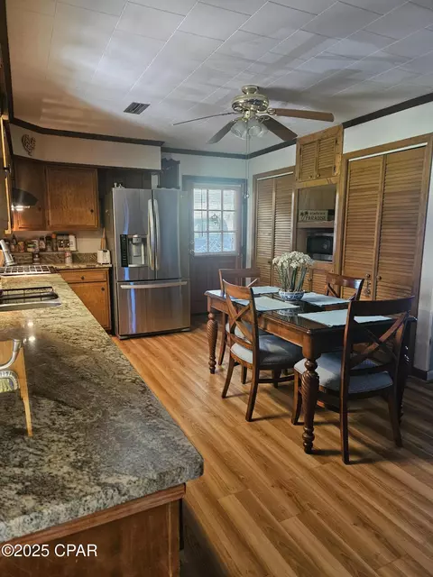 Kitchen - 5459 Highway 2, Bascom, FL 32423 photo 6 of 6