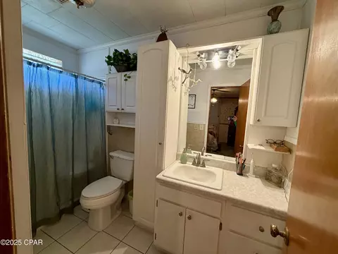 Bath - 5459 Highway 2, Bascom, FL 32423 photo 2 of 4