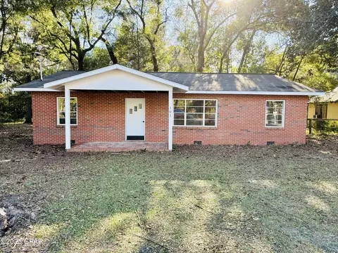 101 W Live Oak Ave, Defuniak Springs, FL 32435