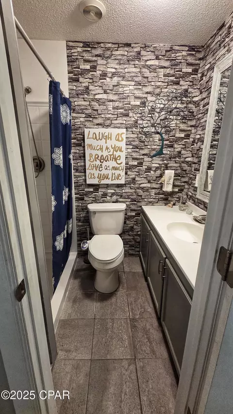 Bath - 1556 Cherry St, Ponce De Leon, FL 32455 photo 1 of 5