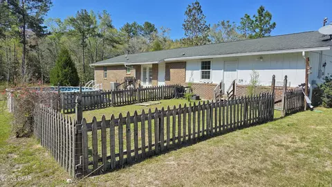Exterior - 1556 Cherry St, Ponce De Leon, FL 32455 photo 2 of 7