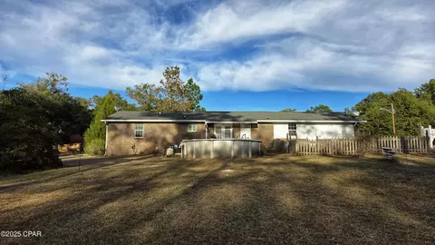 Exterior - 1556 Cherry St, Ponce De Leon, FL 32455 photo 3 of 7