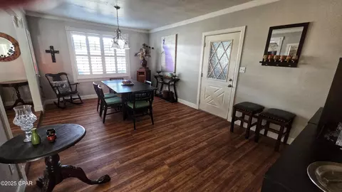 Dining - 1556 Cherry St, Ponce De Leon, FL 32455 photo 3 of 3