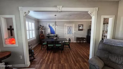 Dining - 1556 Cherry St, Ponce De Leon, FL 32455 photo 1 of 3