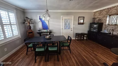 Dining - 1556 Cherry St, Ponce De Leon, FL 32455 photo 2 of 3