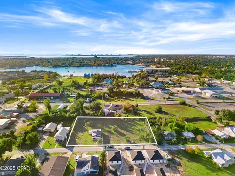 313 Maine Ave, Panama City, FL 32401