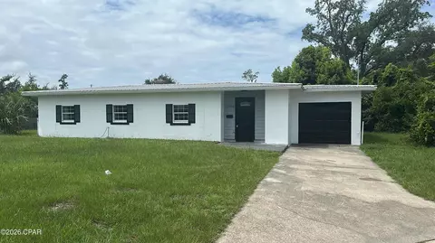 1006 E 2nd Ct, Panama City, FL 32401