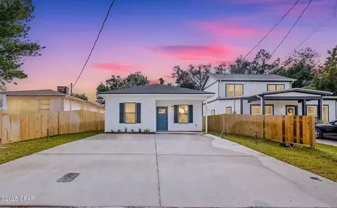 910 E 9th Ct, Panama City, FL 32401